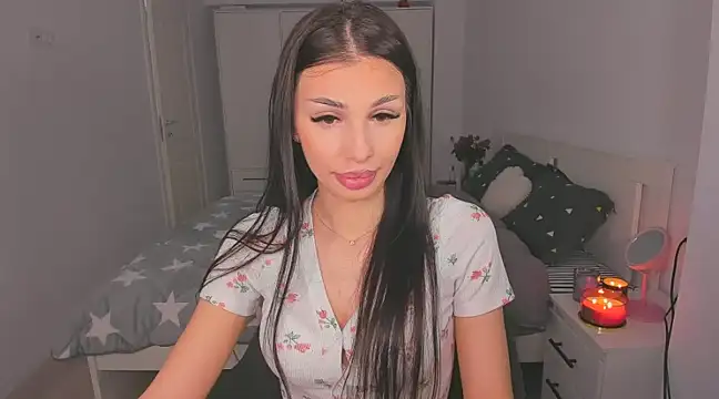 Snapshot of HelenShawn chatting on March 22, 2025, 10:15 pm HelenShawn online show from March 22, 2025, 10:15 pm