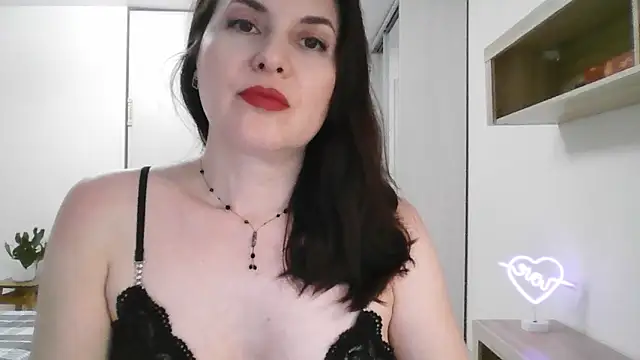 Victoria Glam online show from February 17, 2025, 9:30 pm