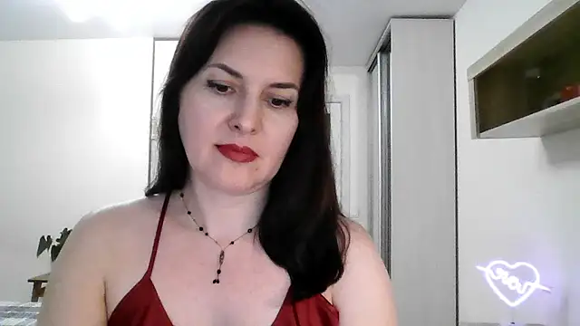 Victoria Glam online show from March 19, 2025, 8:00 pm