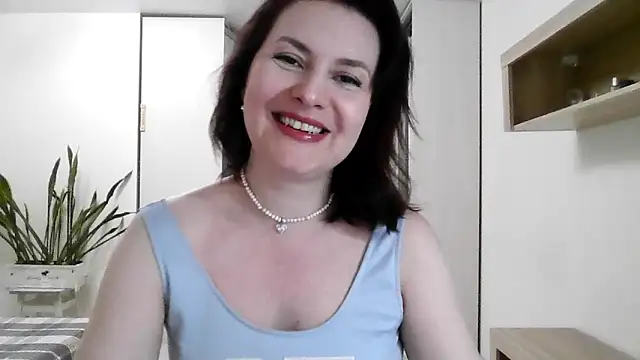 Victoria Glam online show from September 12, 2025, 4:29 pm