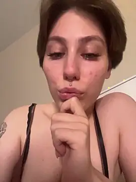 Molli Luv online show from October 29, 2025, 4:31 pm