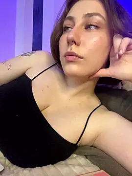 Molli Luv online show from July 25, 2026, 11:41 am