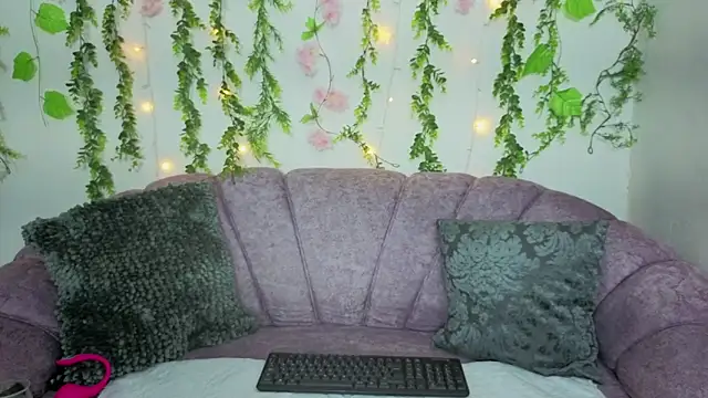 Snapshot of saorisworld chatting on September 13, 2025, 12:32 am saorisworld online show from September 13, 2025, 12:32 am