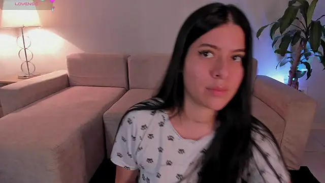 Hannah Jonhson online show from April 25, 2026, 4:26 am