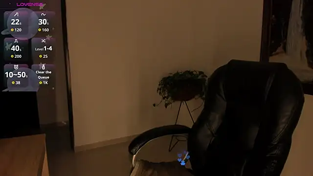 eilynxx online show from November 25, 2025, 12:10 am