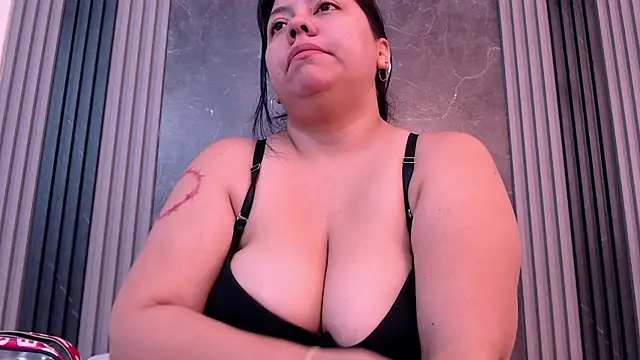 Snapshot of AmmyPike1 chatting on September 9, 2025, 12:15 pm AmmyPike1 online show from September 9, 2025, 12:15 pm