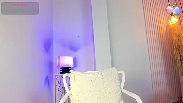 Snapshot of alana_rossetti chatting on June 4, 2026, 12:11 pm alana rossetti online show from June 4, 2026, 12:11 pm