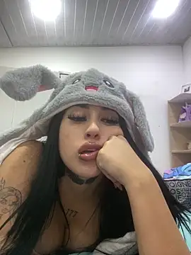 Snapshot of Girl_milk7 chatting on March 19, 2025, 7:29 am Girl milk7 online show from March 19, 2025, 7:29 am