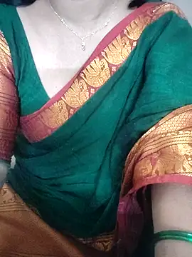 Snapshot of laxmitelugu78 chatting on September 27, 2025, 6:46 pm laxmitelugu78 online show from September 27, 2025, 6:46 pm