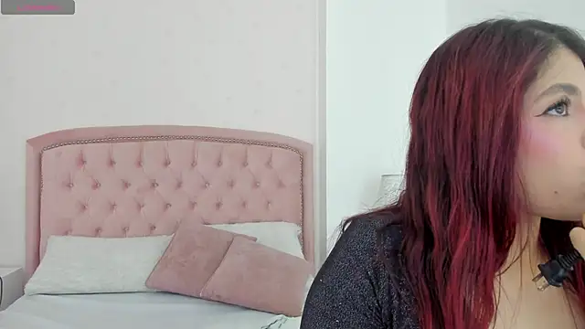 Snapshot of Kendall__Fox chatting on November 27, 2025, 6:26 am Kendall Fox online show from November 27, 2025, 6:26 am