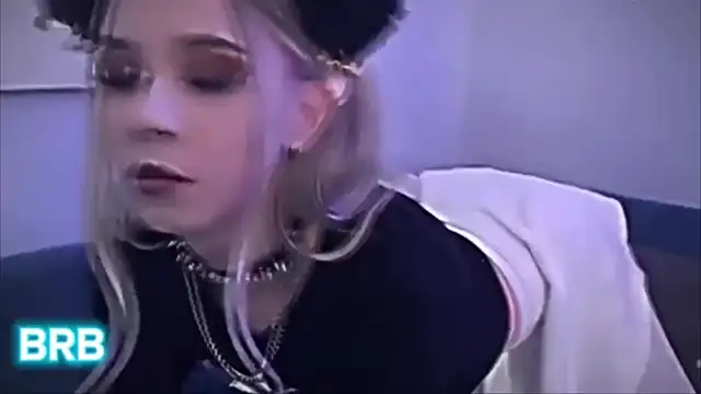 Snapshot of Shiny_Jennifer chatting on February 14, 2025, 7:59 am Shiny Jennifer online show from February 14, 2025, 7:59 am