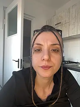 bunnythetailor online show from January 30, 2025, 2:47 pm