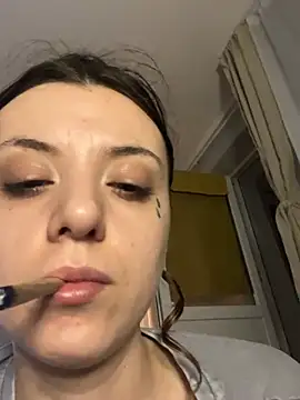 bunnythetailor online show from February 4, 2025, 12:29 am