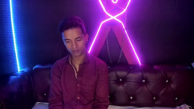 Nikki and Mayk online show from November 28, 2025, 2:36 am