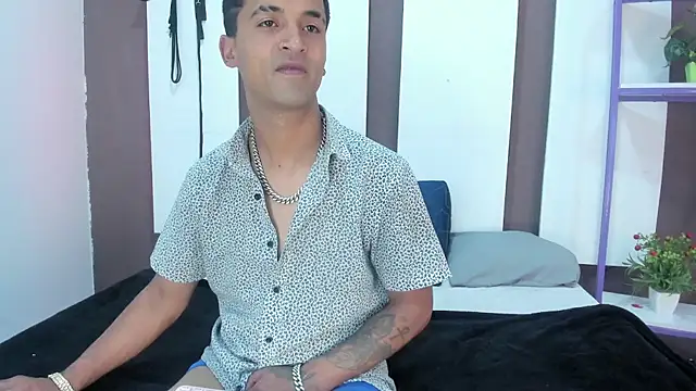 Nikki and Mayk online show from February 5, 2026, 3:22 am