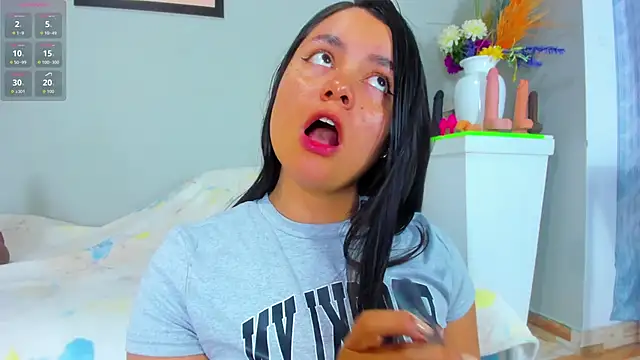 evaa greey online show from November 14, 2025, 8:07 pm