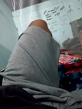 Snapshot of ares-mitnick chatting on January 26, 2025, 2:24 am ares-mitnick online show from January 26, 2025, 2:24 am