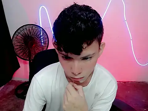 Alexxx lov online show from December 19, 2025, 1:07 pm