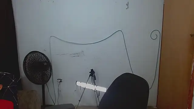 Alexxx lov online show from April 9, 2026, 12:21 pm