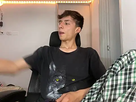 Snapshot of Juanmres chatting on October 2, 2025, 1:12 am Juanmres online show from October 2, 2025, 1:12 am