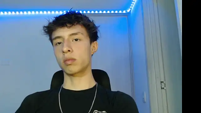 Snapshot of Juanmres chatting on October 22, 2025, 3:29 am Juanmres online show from October 22, 2025, 3:29 am