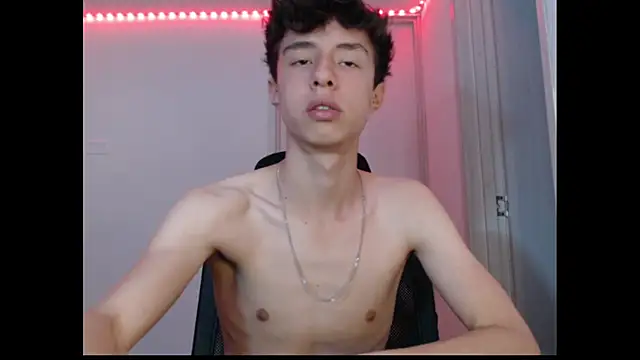 Snapshot of Juanmres chatting on October 31, 2025, 11:06 pm Juanmres online show from October 31, 2025, 11:06 pm