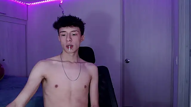 Juanmres online show from March 30, 2026, 8:43 pm