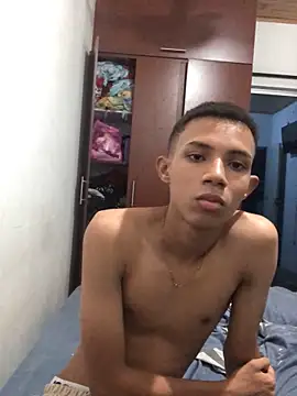 Alvarozzxv online show from January 26, 2025, 3:17 am