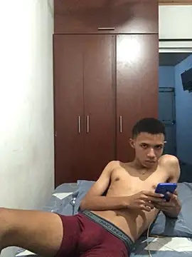 Alvarozzxv online show from January 27, 2025, 6:09 am