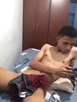 Alvarozzxv online show from January 27, 2025, 9:13 am