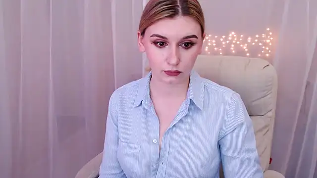 Snapshot of Freya_Celestial chatting on March 2, 2025, 1:38 pm Freya Celestial online show from March 2, 2025, 1:38 pm