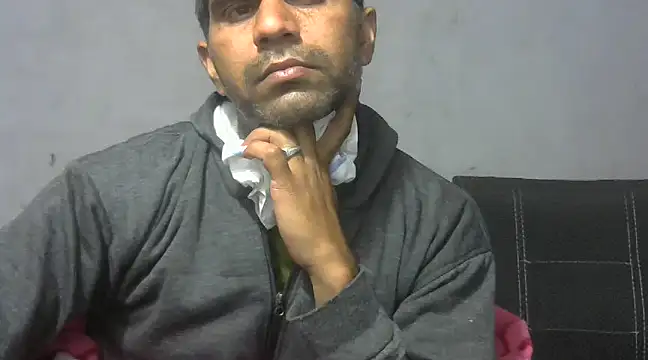 Snapshot of Nightservice27 chatting on February 4, 2025, 5:01 pm Nightservice27 online show from February 4, 2025, 5:01 pm