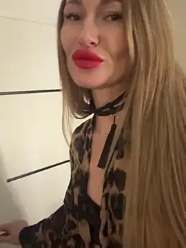 Snapshot of Sweet_Pussy2024 chatting on February 23, 2025, 1:21 pm Sweet Pussy2024 online show from February 23, 2025, 1:21 pm