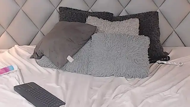 LalyCastro online show from February 17, 2025, 1:25 am