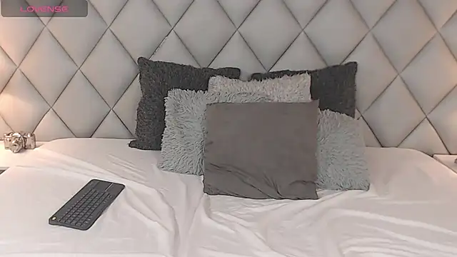 LalyCastro online show from February 17, 2025, 7:42 pm