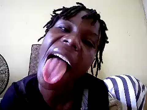 Snapshot of cutee2000 chatting on February 28, 2025, 1:58 pm cutee2000 online show from February 28, 2025, 1:58 pm