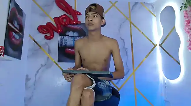 KING STYLE2 online show from March 22, 2025, 3:09 am