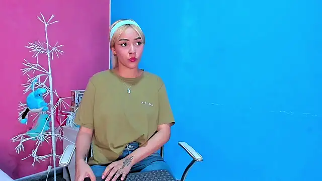 asami kimi online show from February 12, 2025, 10:26 pm