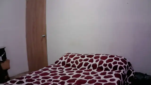 Alaiapink online show from February 10, 2025, 9:04 pm