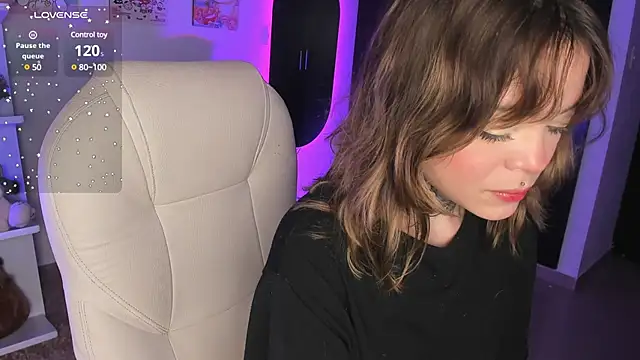 Snapshot of sabrinamoonie chatting on February 25, 2025, 12:03 pm sabrinamoonie online show from February 25, 2025, 12:03 pm