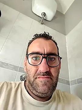 Snapshot of Hardasanut chatting on October 12, 2025, 10:25 am Hardasanut online show from October 12, 2025, 10:25 am