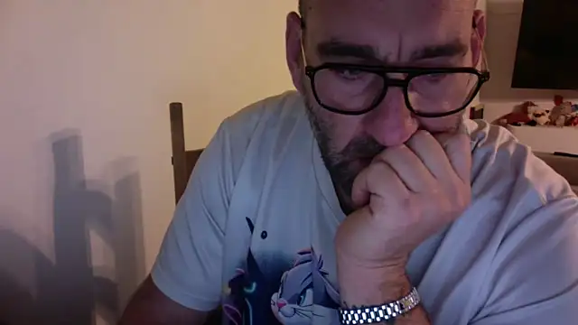 Snapshot of Hardasanut chatting on November 2, 2025, 4:20 pm Hardasanut online show from November 2, 2025, 4:20 pm