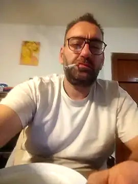 Snapshot of Hardasanut chatting on November 4, 2025, 10:20 pm Hardasanut online show from November 4, 2025, 10:20 pm