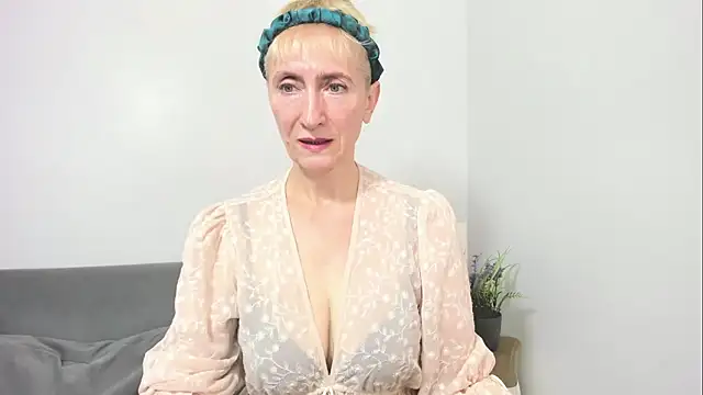 MargaretMilf69 online show from September 27, 2025, 7:02 am