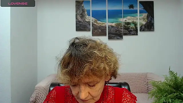 Snapshot of SexyGrandma_ chatting on February 7, 2025, 4:48 am SexyGrandma  online show from February 7, 2025, 4:48 am