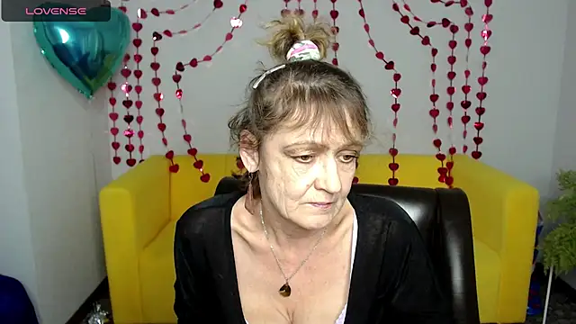 Snapshot of SexyGrandma_ chatting on February 11, 2025, 3:29 pm SexyGrandma  online show from February 11, 2025, 3:29 pm