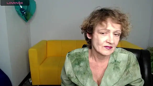 Snapshot of SexyGrandma_ chatting on February 18, 2025, 4:26 pm SexyGrandma  online show from February 18, 2025, 4:26 pm