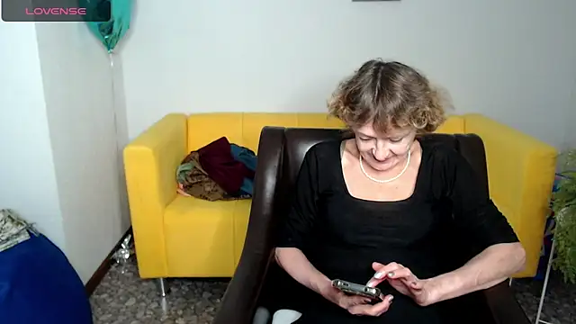 Snapshot of SexyGrandma_ chatting on March 1, 2025, 1:00 am SexyGrandma  online show from March 1, 2025, 1:00 am