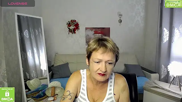 Snapshot of SexyGrandma_ chatting on September 16, 2025, 5:14 pm SexyGrandma  online show from September 16, 2025, 5:14 pm