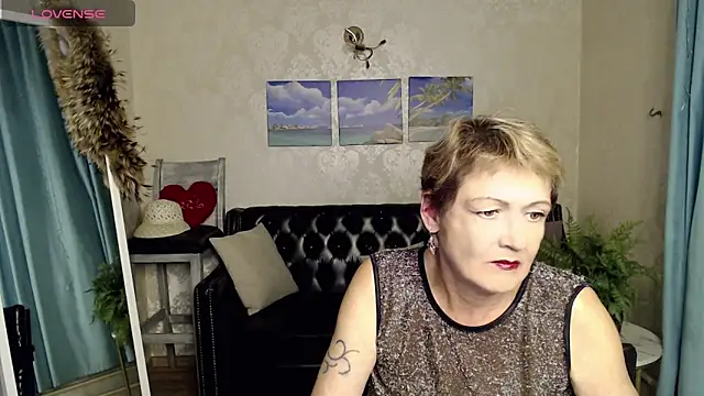 Snapshot of SexyGrandma_ chatting on October 3, 2025, 5:10 pm SexyGrandma  online show from October 3, 2025, 5:10 pm